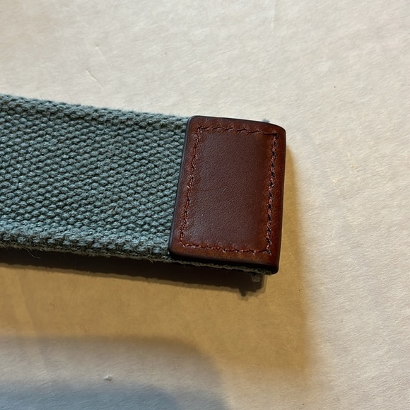 NWT-vineyard vines-S-green-solid canvas solid brass buckle, club belt. - Picture 4 of 7